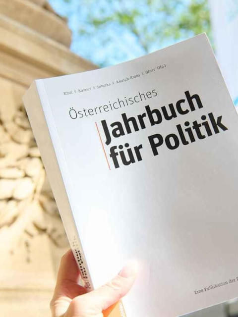 Jahrbuch-fuer-Politik